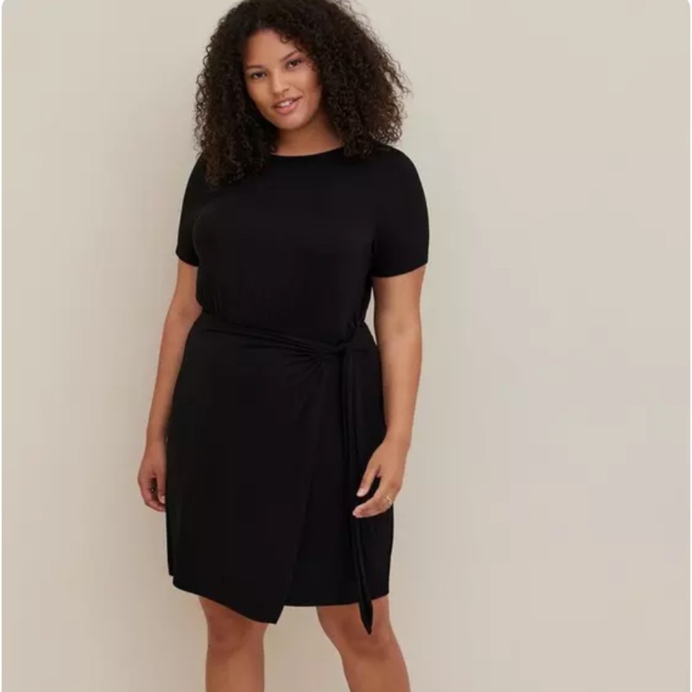 Torrid Super Soft Black Dress Size 1X NWT